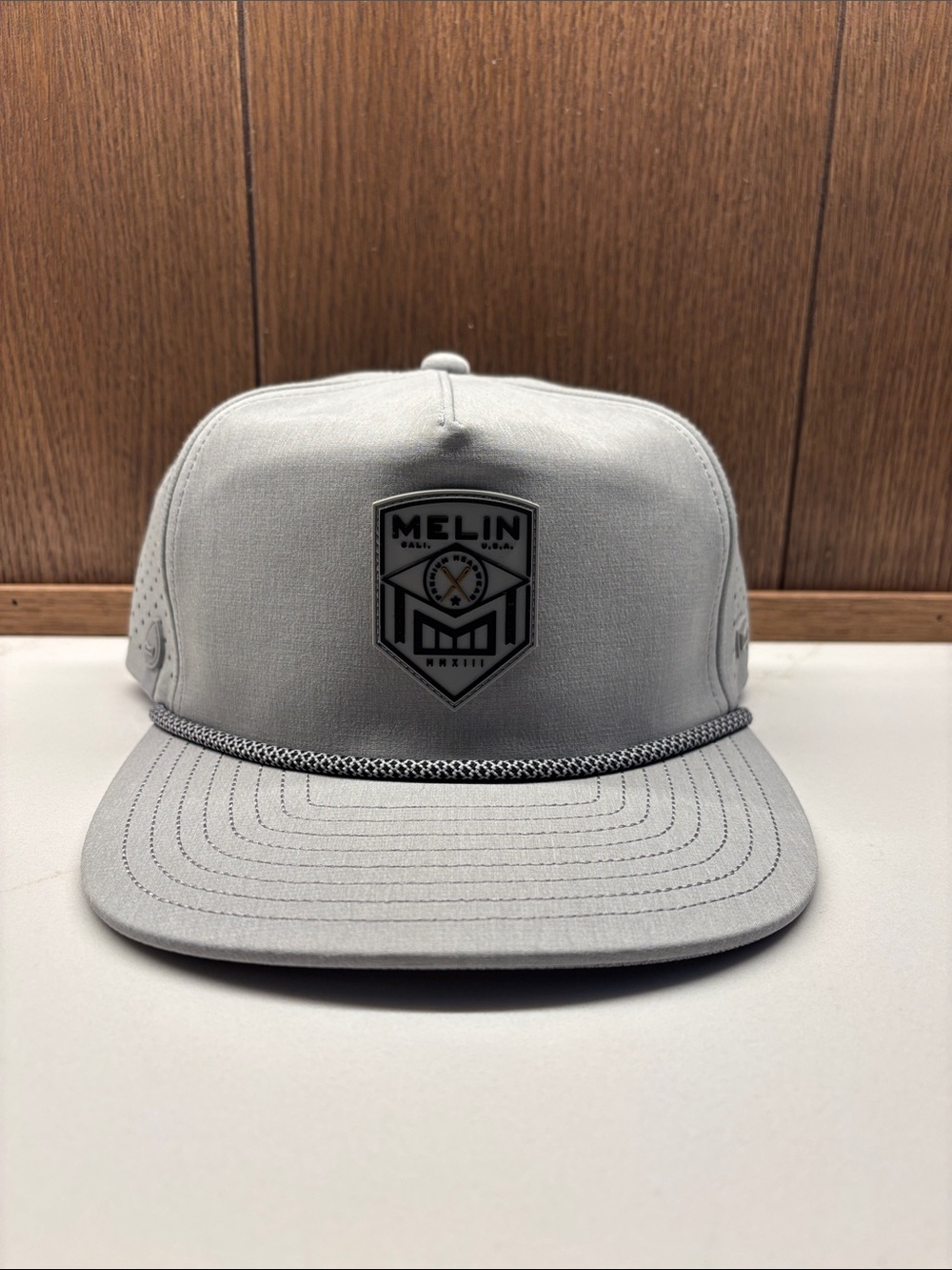 NWOT Melin Men's gray Coronado brick hydro
